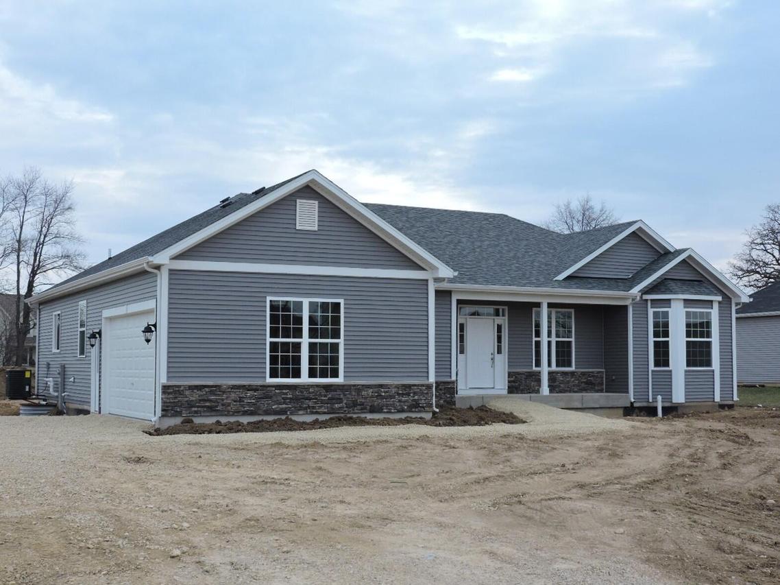 421 Clairmont Ct, Williams Bay, WI 53191