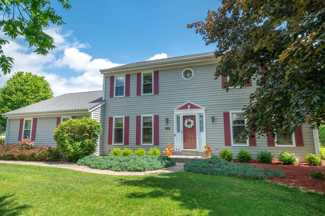 1230 S Springdale Rd, Brookfield, WI 53186