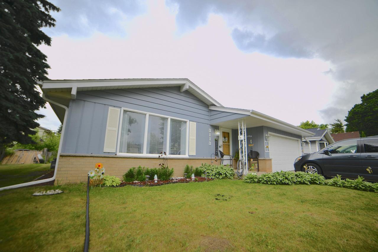 3113 W Ramsey Ave, Greenfield, WI 53221