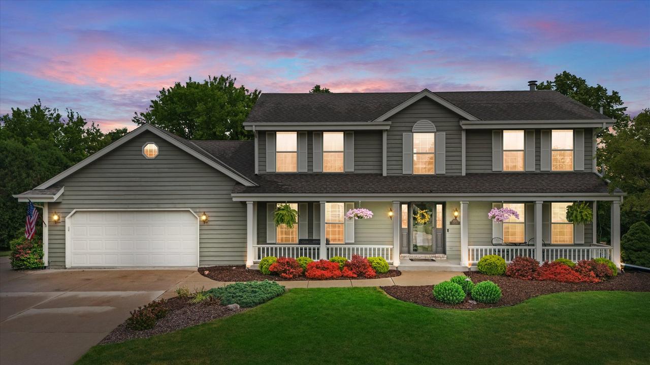 W147N7026 Woodland Dr, Menomonee Falls, WI 53051