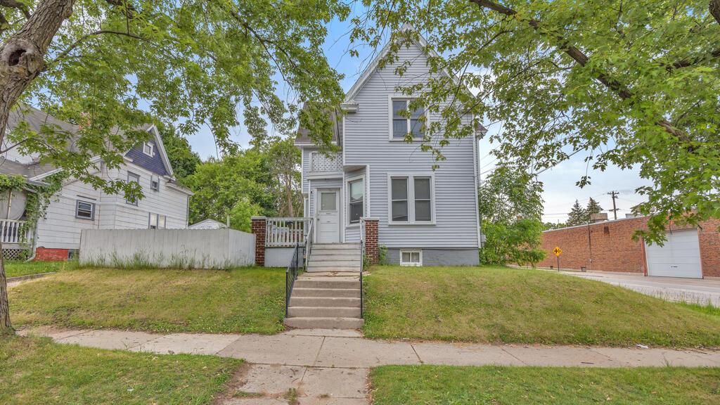 902 S 20th St #902A, Manitowoc, WI 54220