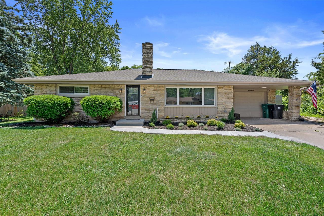 N84W16093 Donald Ct, Menomonee Falls, WI 53051