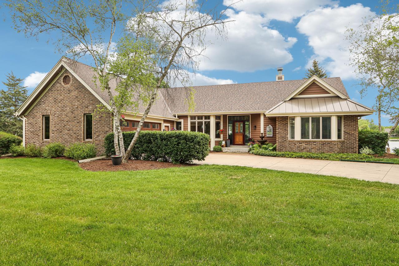 N61W37631 Parkview Dr, Lac La Belle, WI 53066