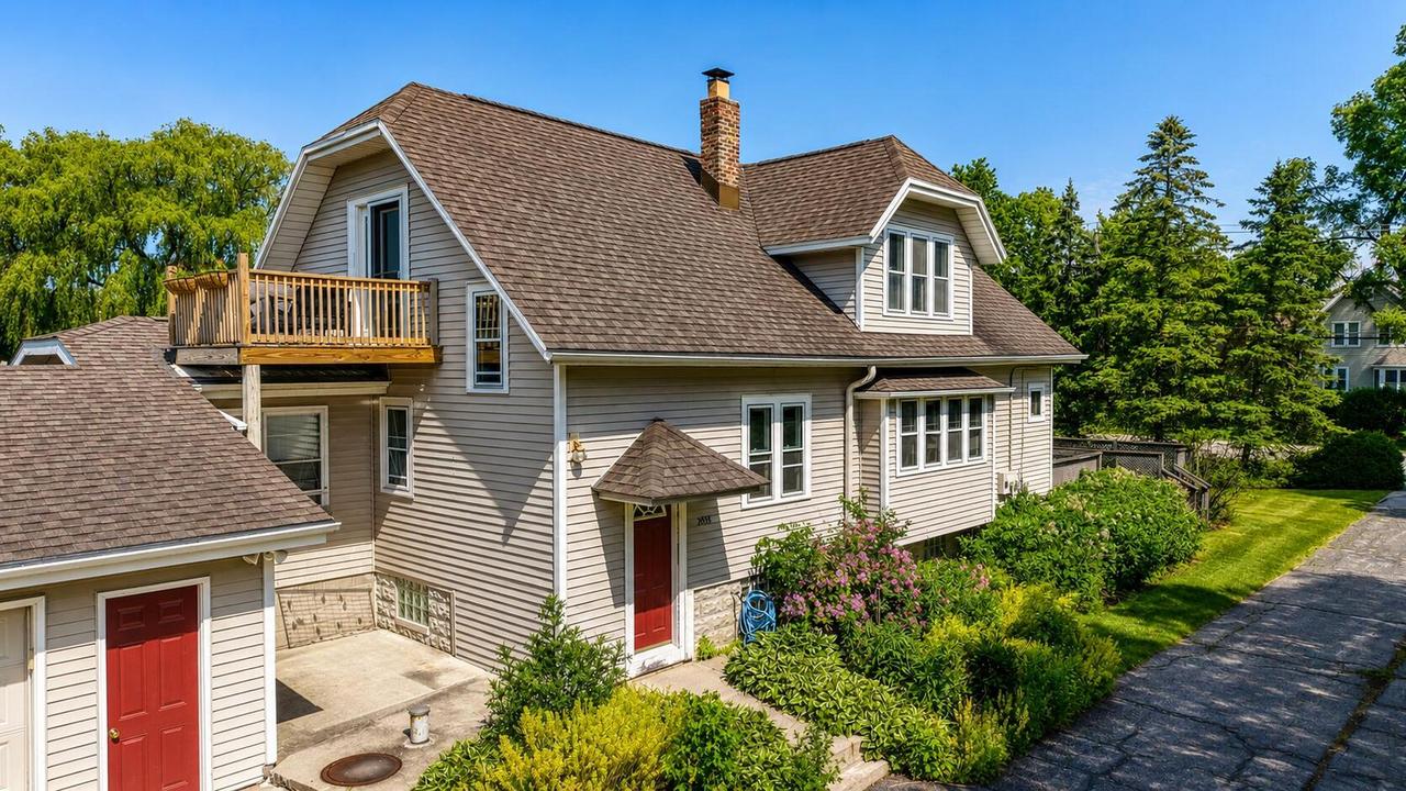 2029 W Donges Bay Rd #2031, Mequon, WI 53092