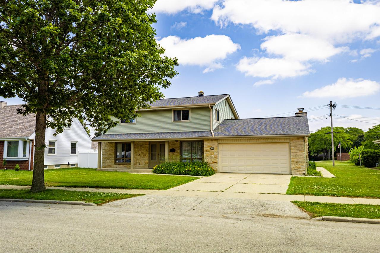 3710 S Massachusetts Ave, Milwaukee, WI 53220