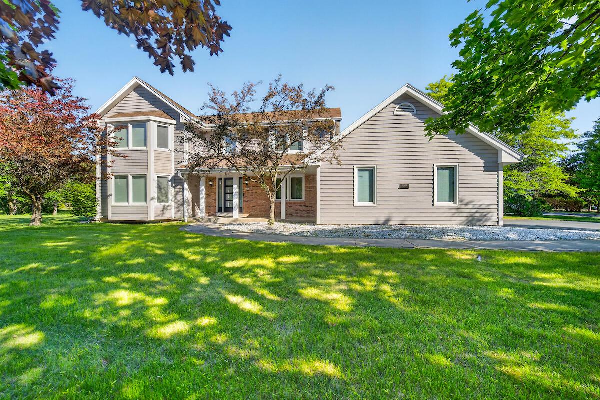 12623 N Meadow Cir, Mequon, WI 53092