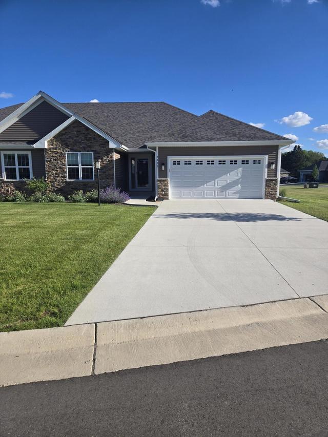 5229 Briarwood Cir, Caledonia, WI 53402