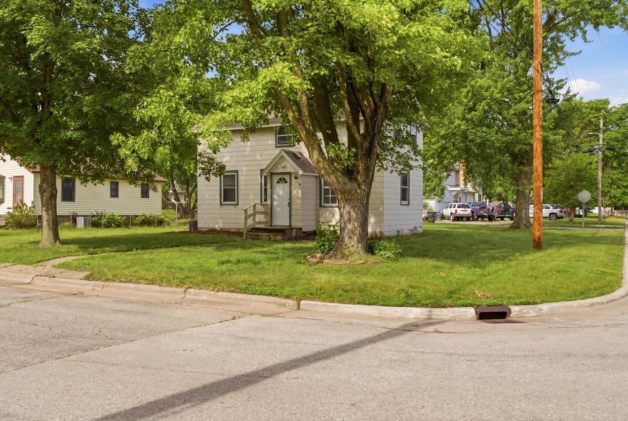 2737 Hamilton St, La Crosse, WI 54603