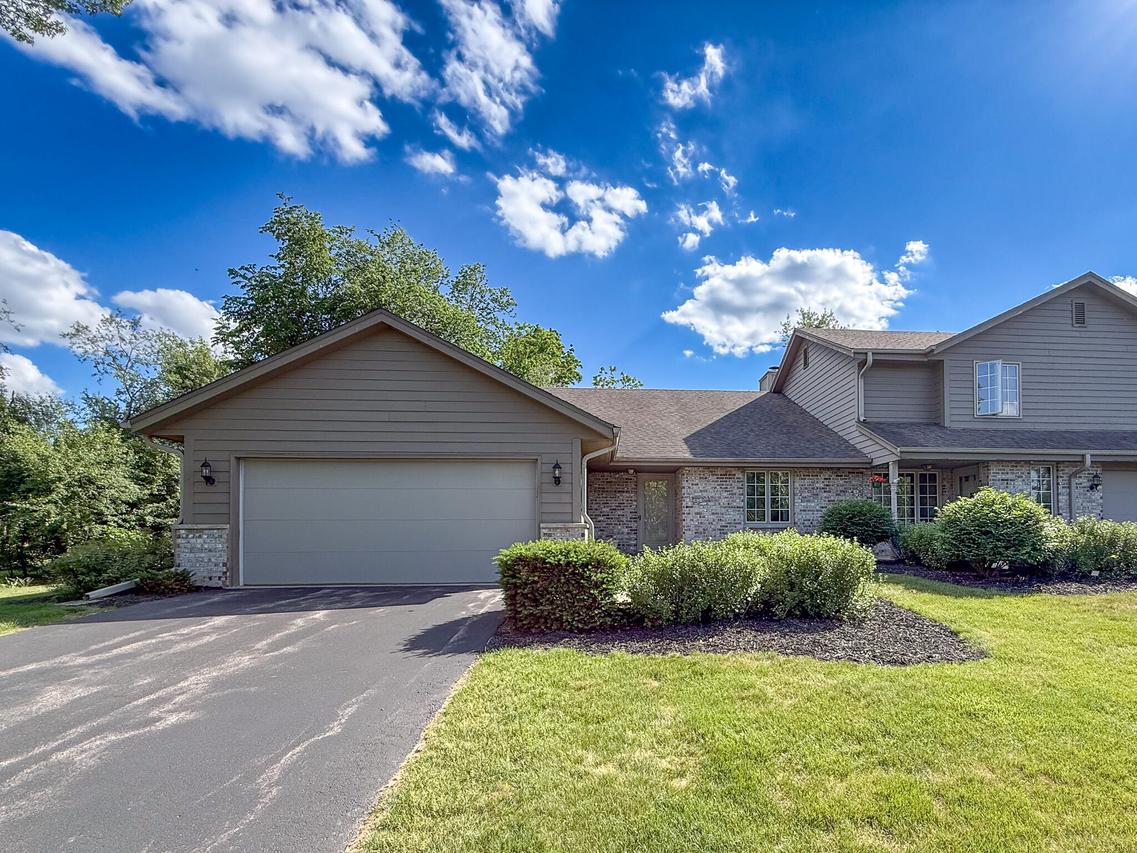 3825 Kodiak Trl #A, Brookfield, WI 53045