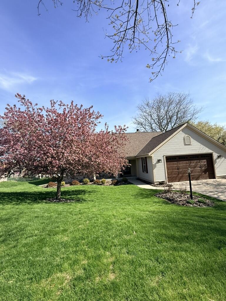 2849 Apache Pass, Waukesha, WI 53188