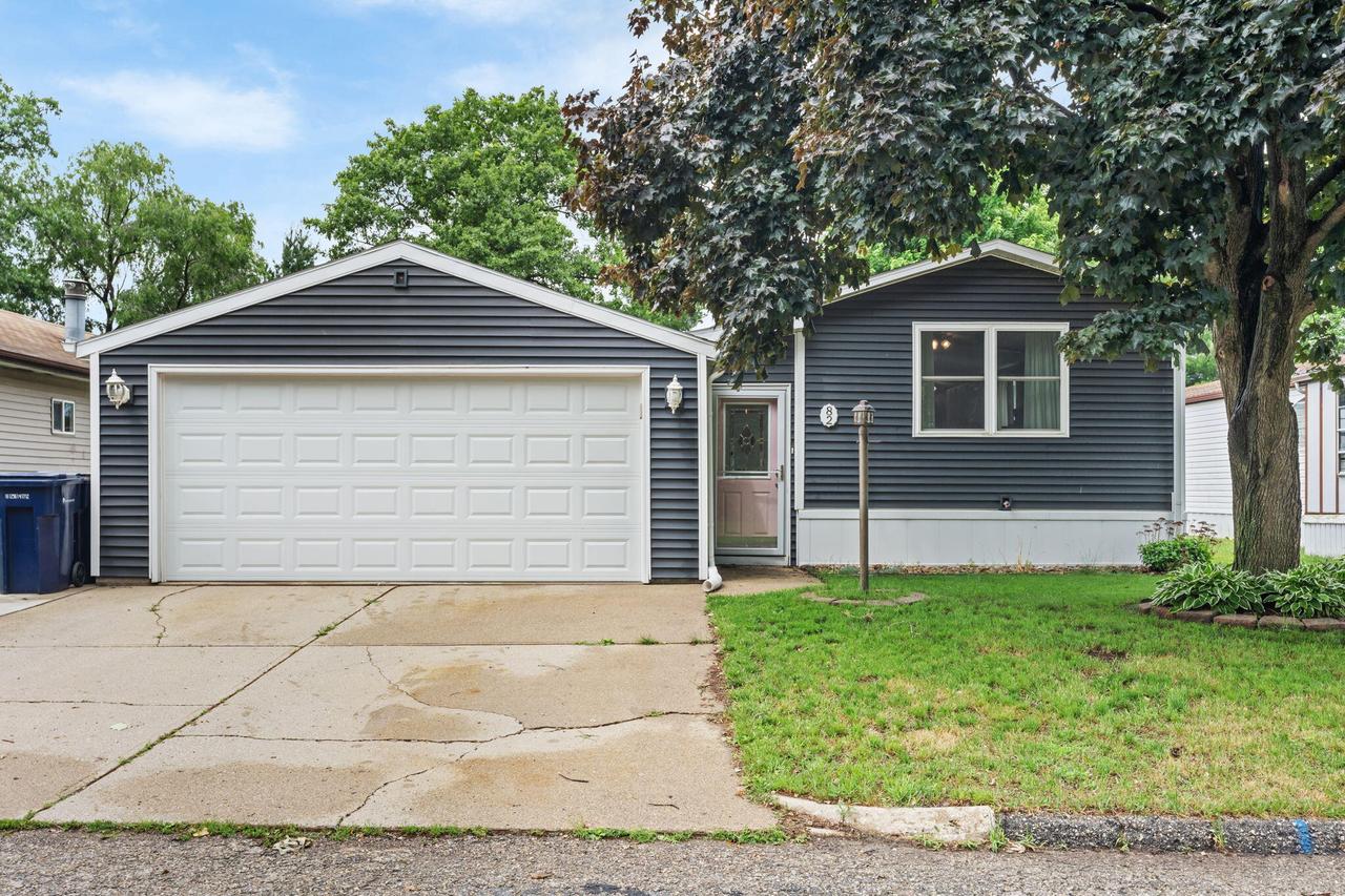82 Falling Creek, Janesville, WI 53548
