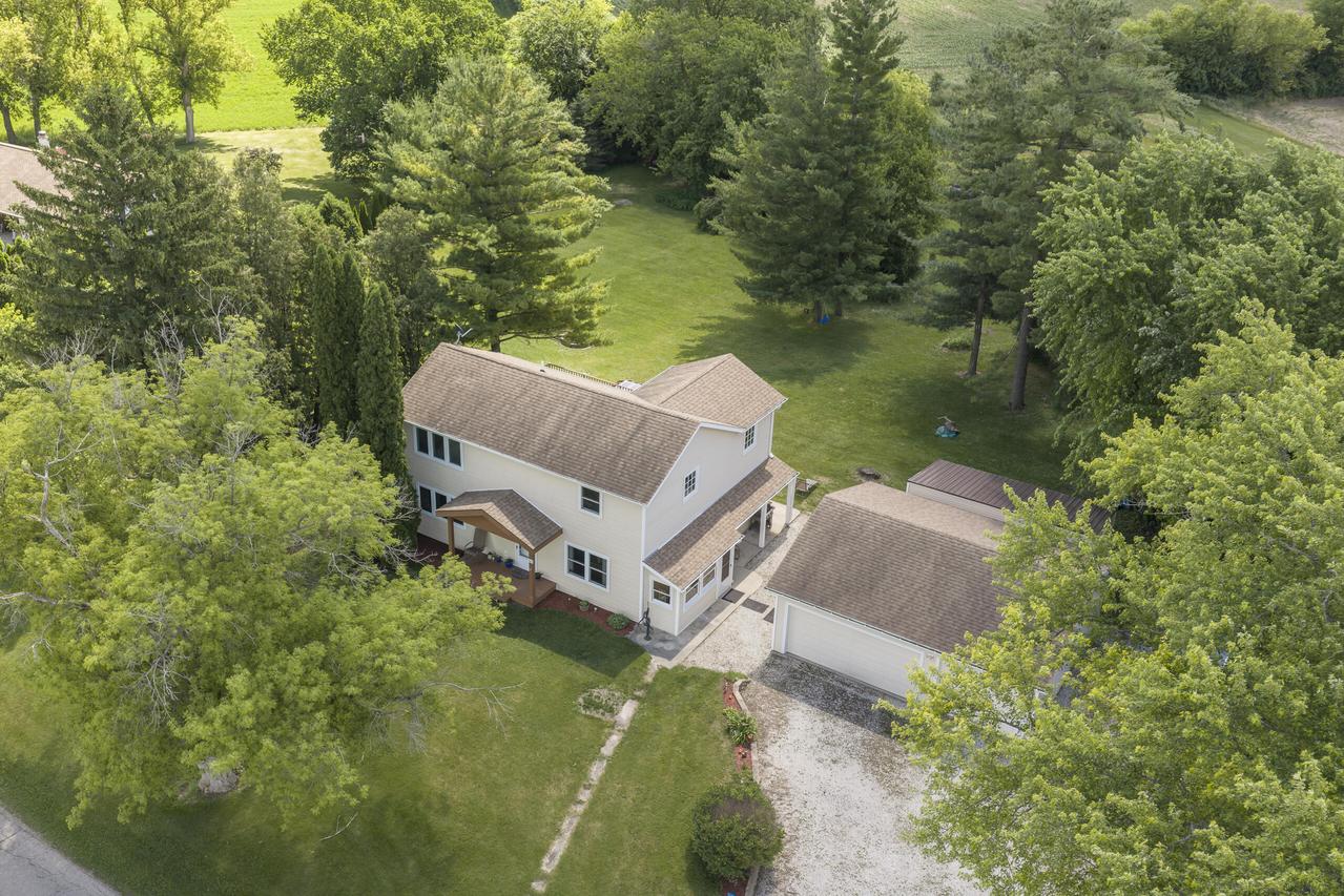 5651 Honey Creek, Waterford, WI 53120