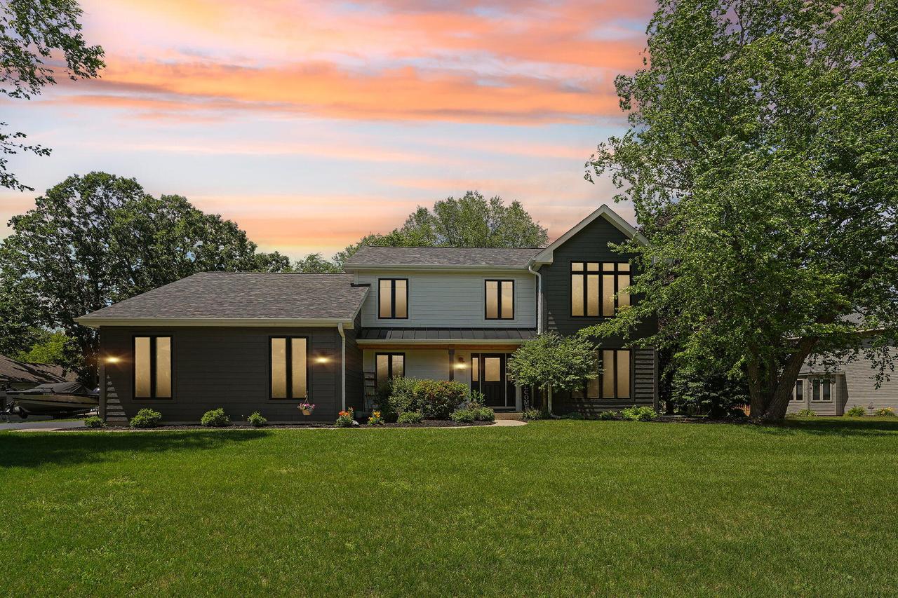 9608 400th Ave, Randall, WI 53128