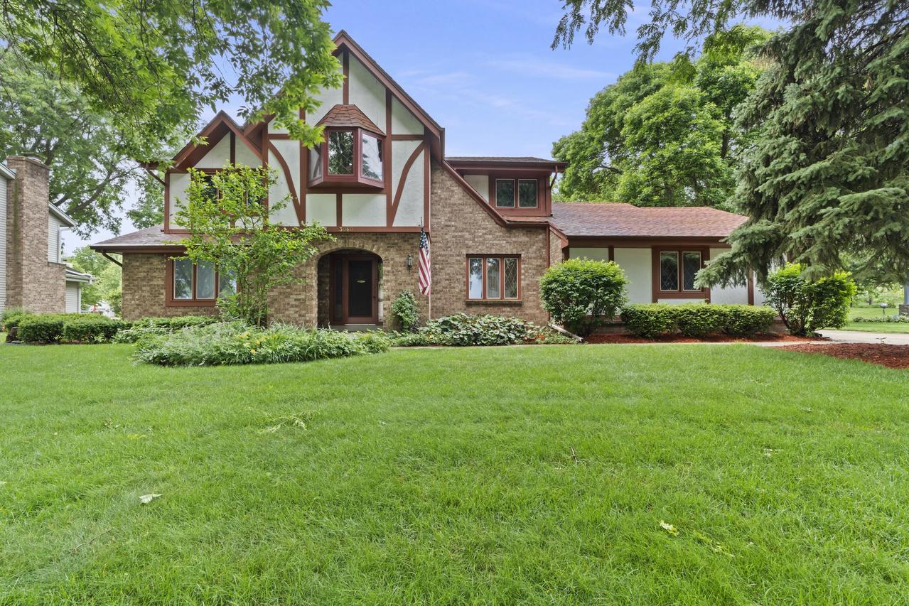 3060 Cone View, Waukesha, WI 53188