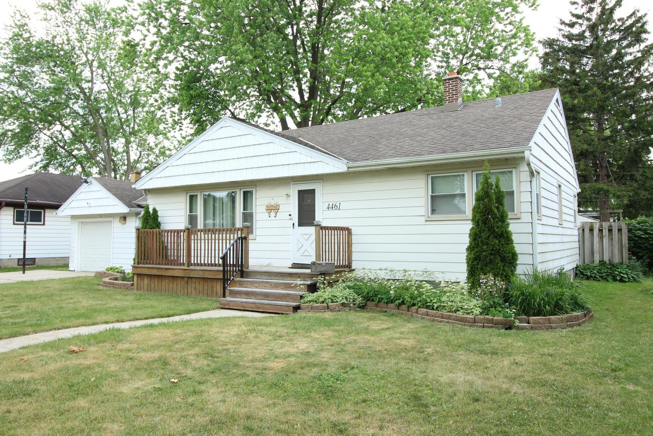 4461 N 69th St, Milwaukee, WI 53218