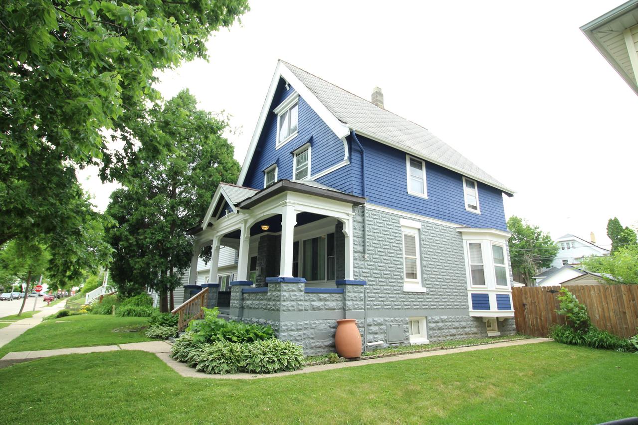 1516 S 78th St, West Allis, WI 53214