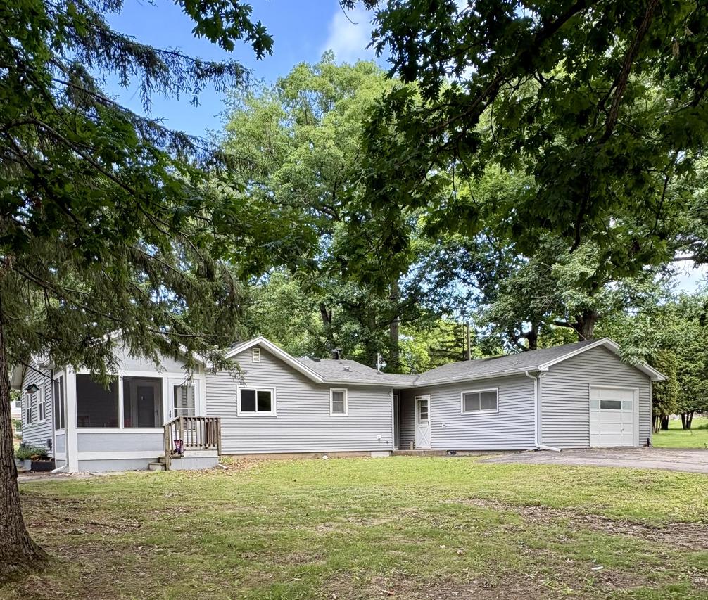 W3724 Washington Dr, Geneva, WI 53147