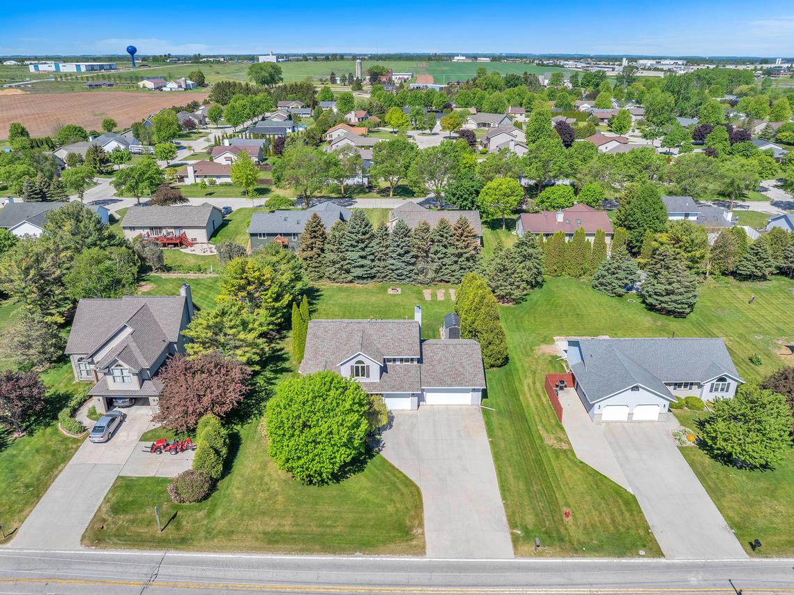 5118 Moenning Rd, Sheboygan, WI 53081