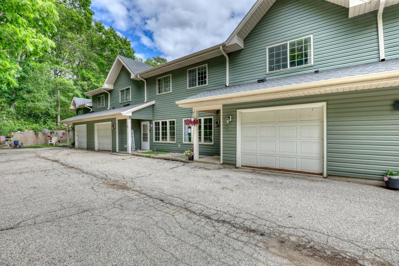 200 James St #F, Slinger, WI 53086
