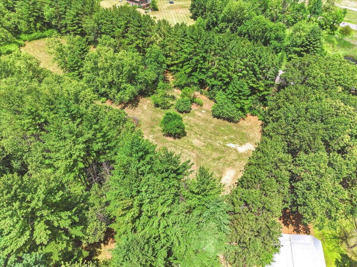 N9273 Perkins Rd, Farmington, WI 54644