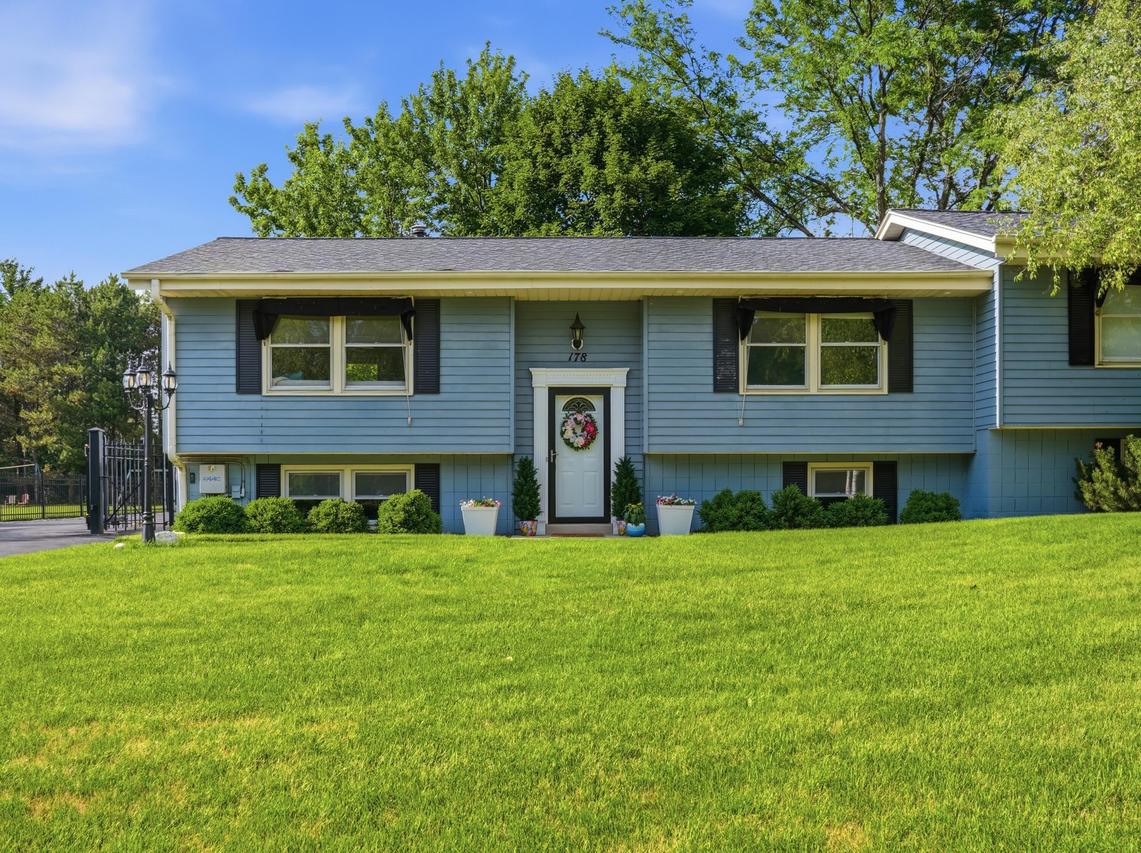 178 W Pembroke Way, Wales, WI 53183