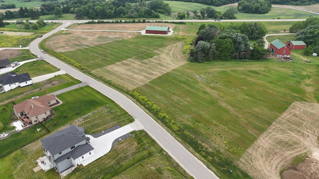 770 Beere Ln, Rochester, WI 53105