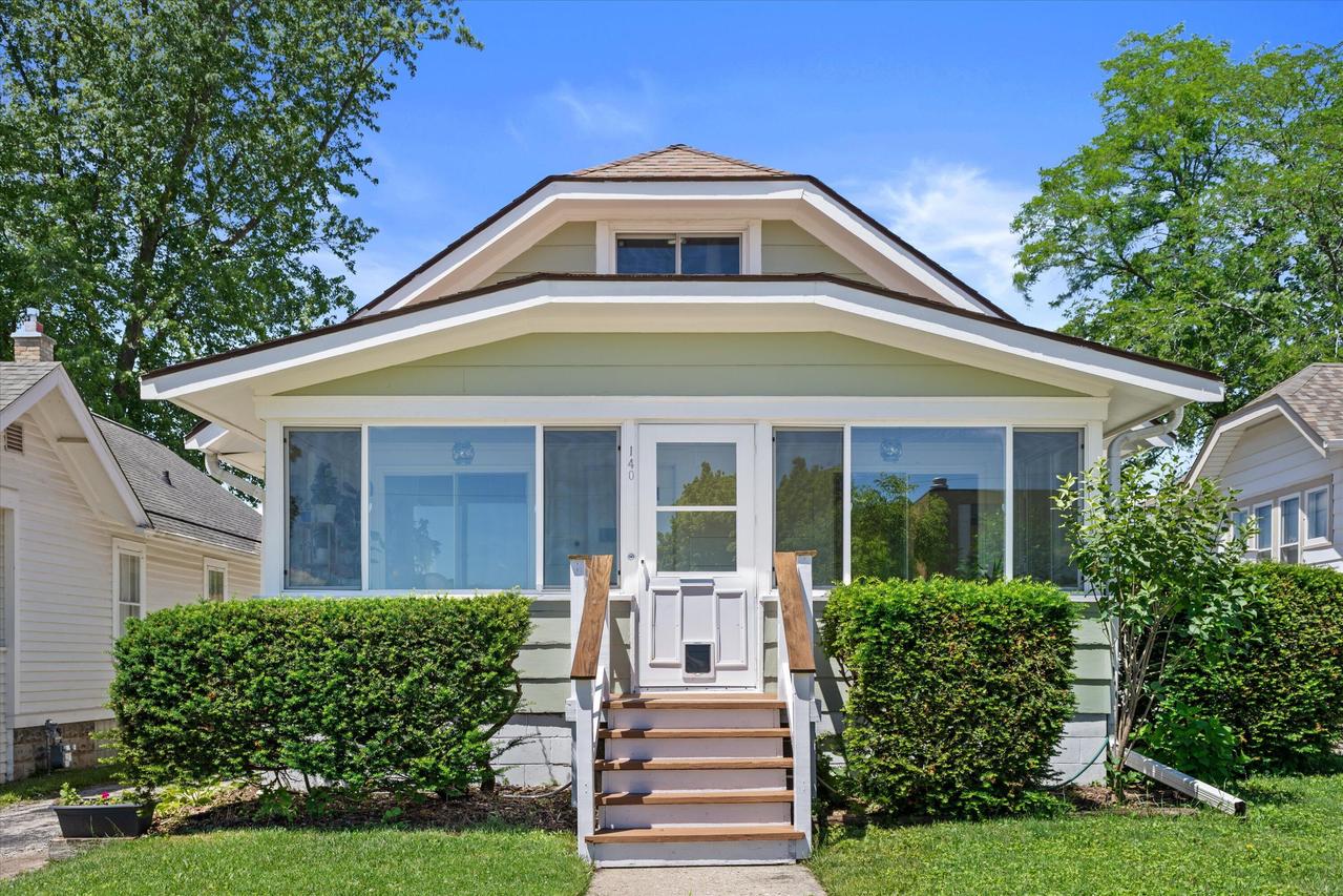 140 S Hartwell Ave, Waukesha, WI 53186