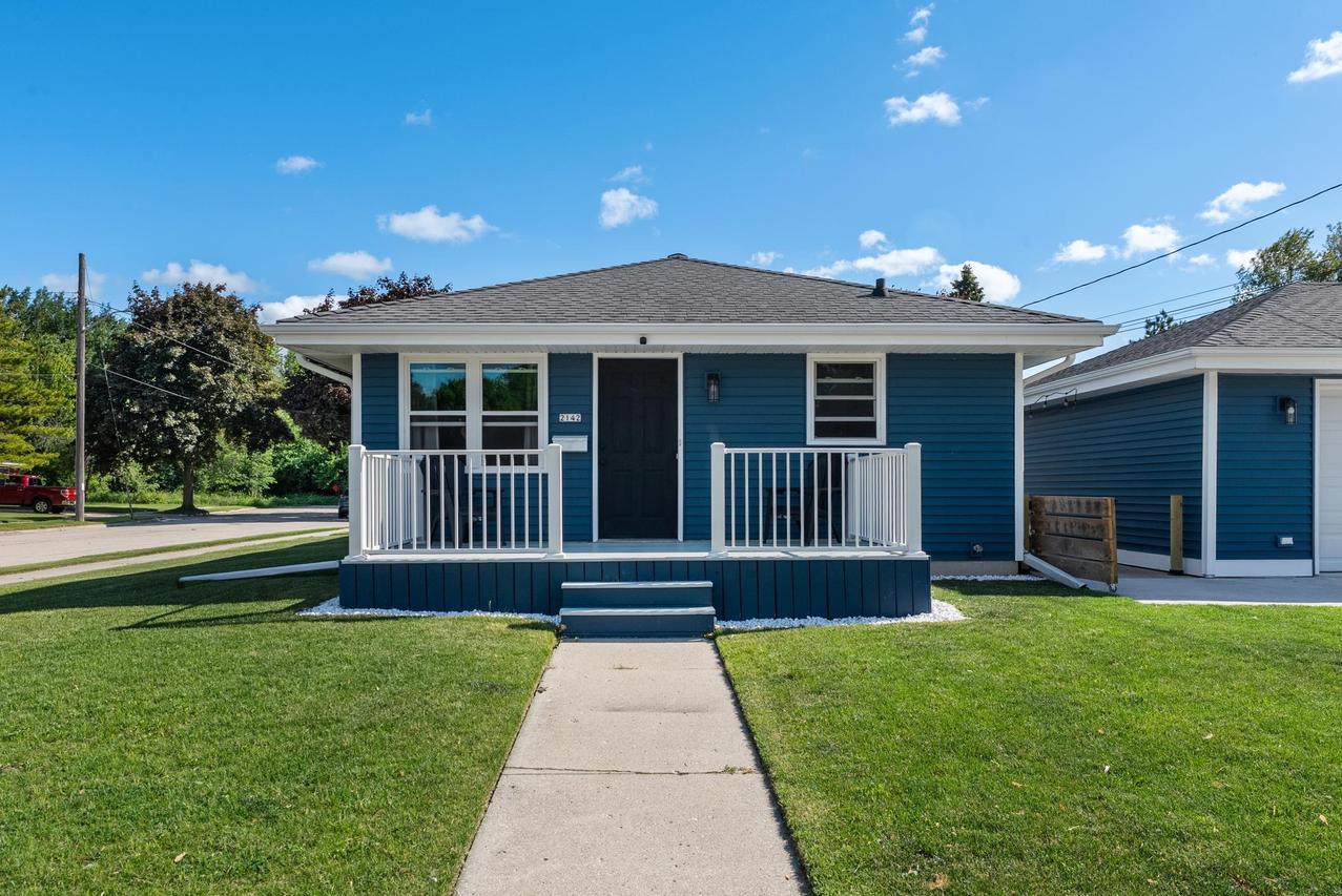 2142 Richmond Ave #2, Manitowoc, WI 54220