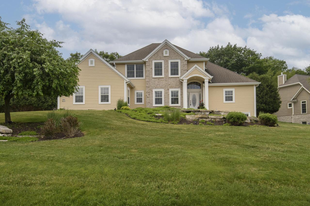 W291N4273 Prairie Wind Cir, Delafield, WI 53072