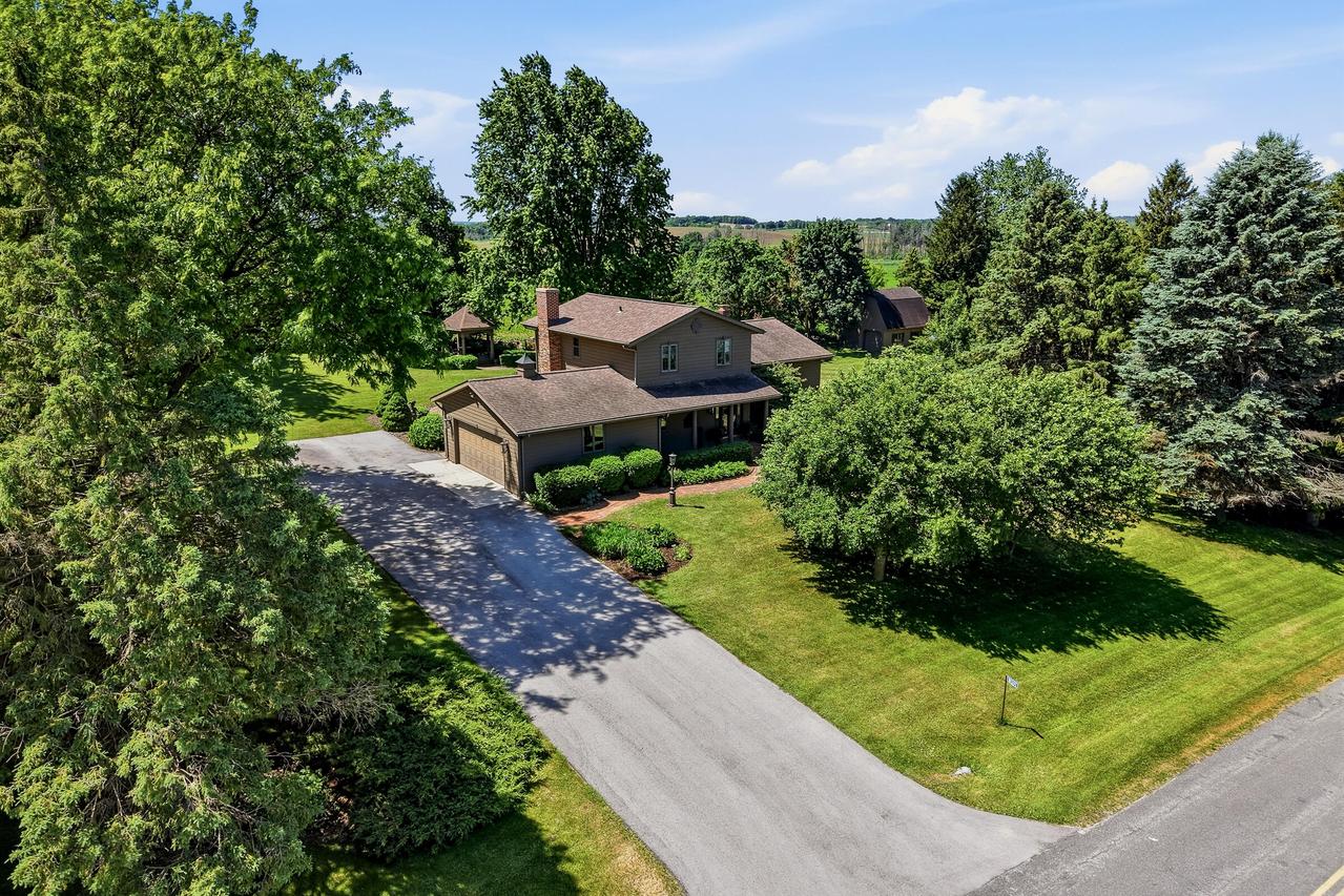 W1325 Hemauer Dr, New Holstein, WI 53061