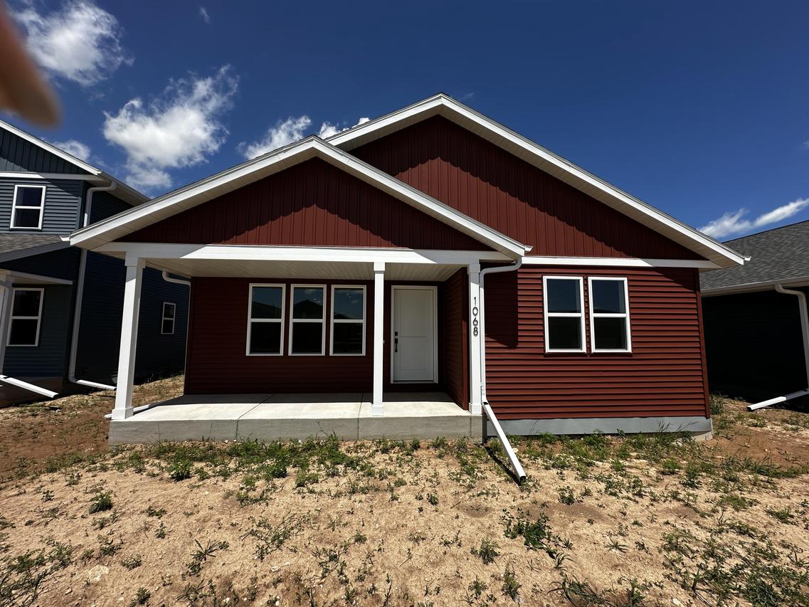 1068 Happy Ln, Sheboygan Falls, WI 53085