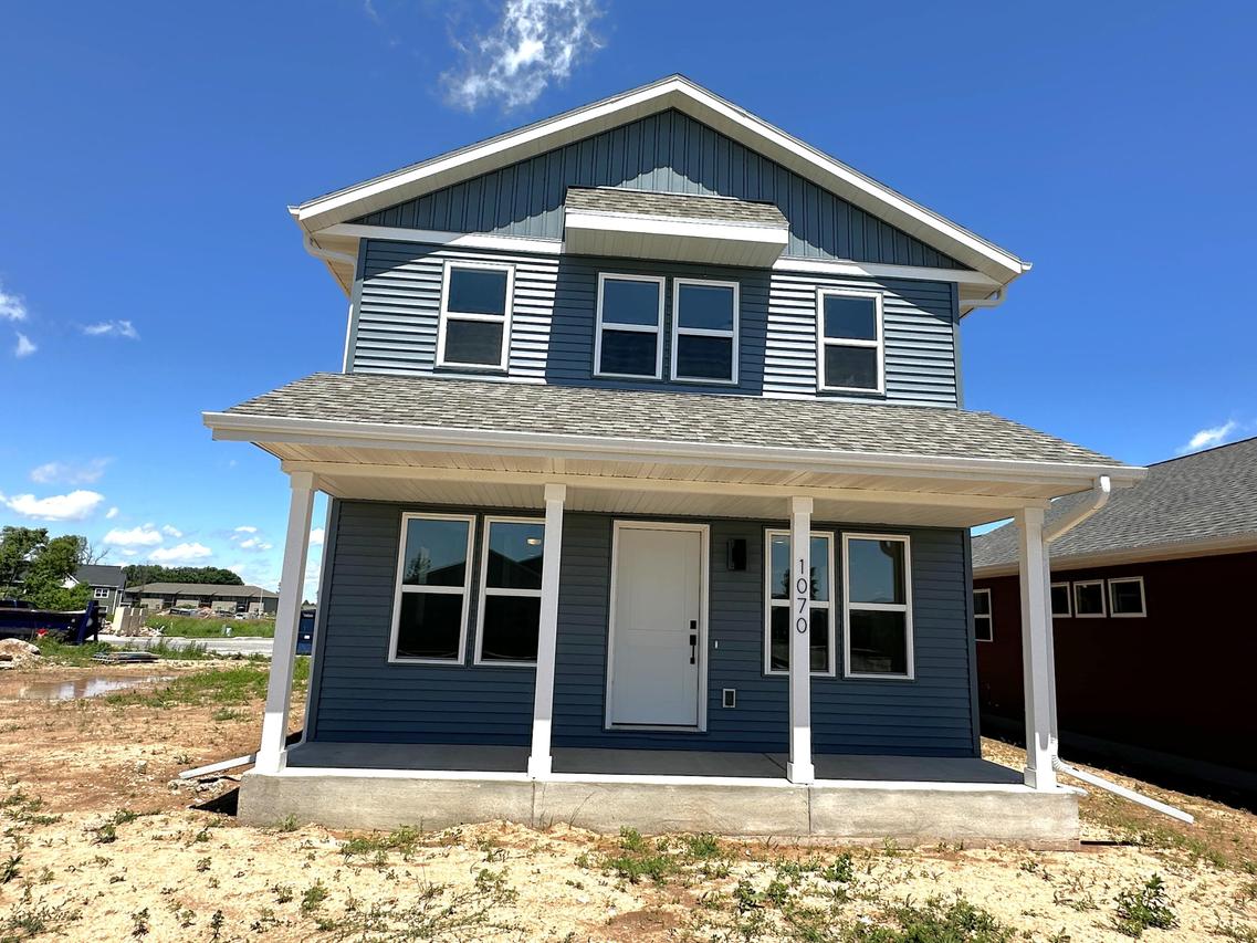 1070 Happy Ln, Sheboygan Falls, WI 53085