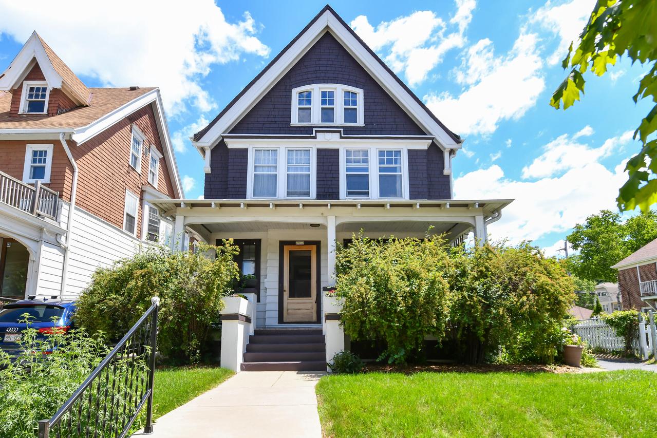 2912 N Murray Ave, Milwaukee, WI 53211