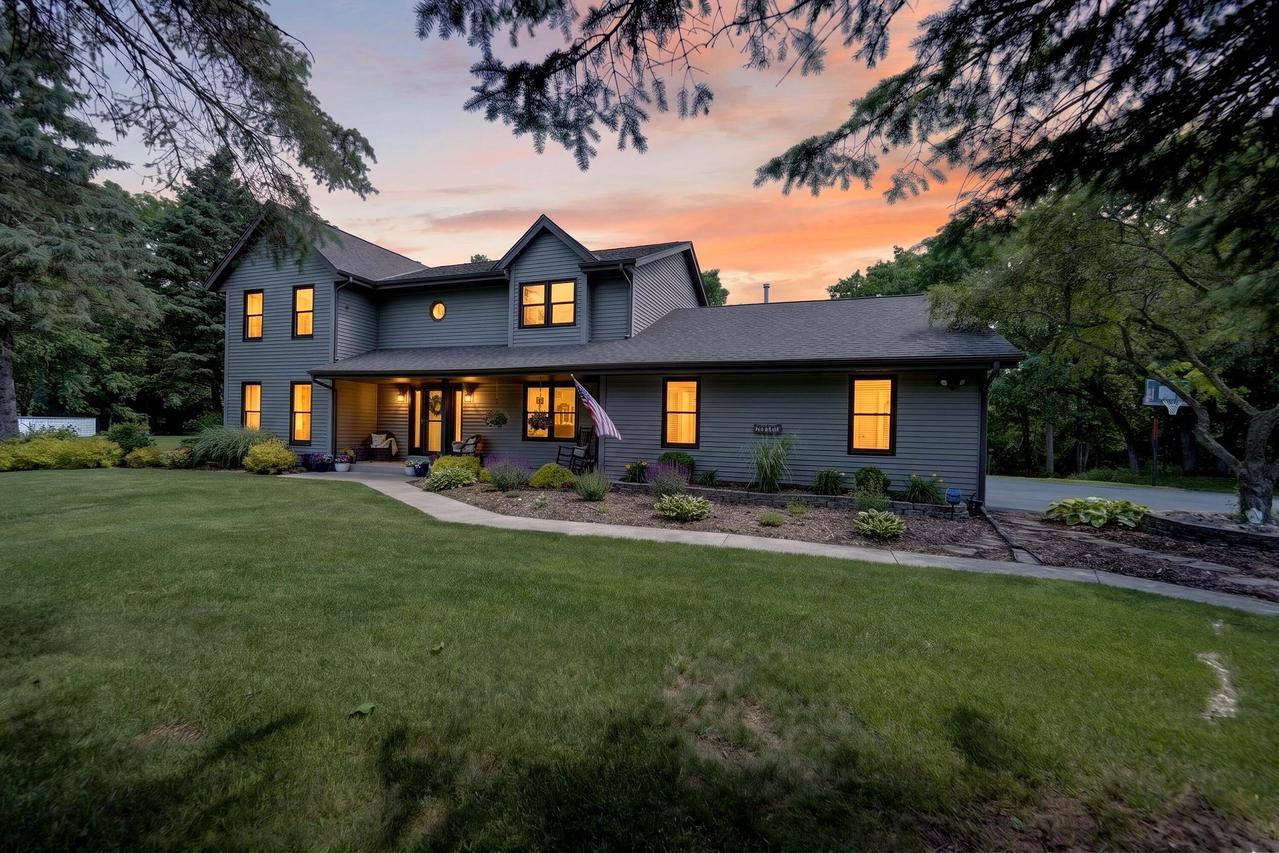 N6W31264 Alberta Dr, Delafield, WI 53018