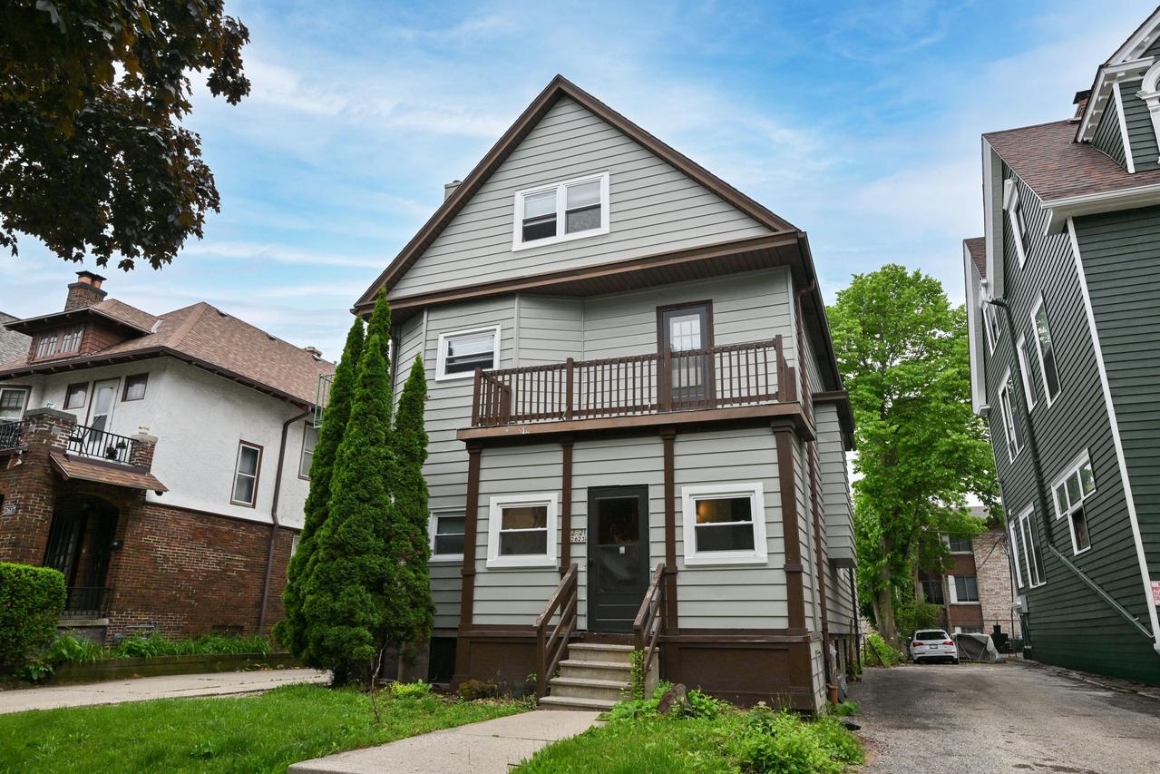 2621 N Maryland Ave, Milwaukee, WI 53211
