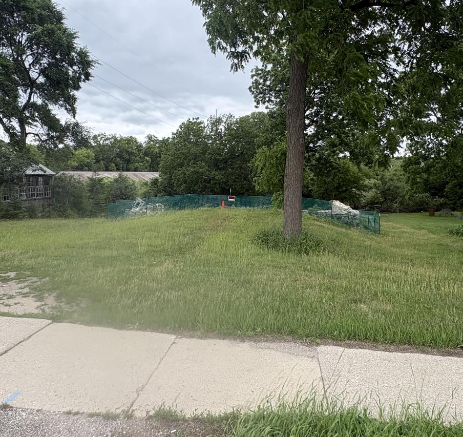 412 Cottonwood Ave, Hartland, WI 53029