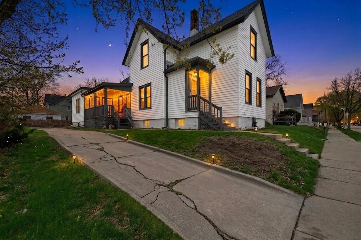 1220 N Wisconsin St, Racine, WI 53402