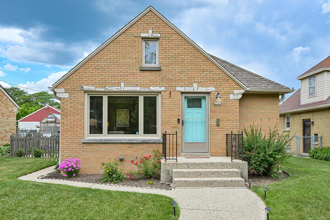 3767 N 77th St, Milwaukee, WI 53222
