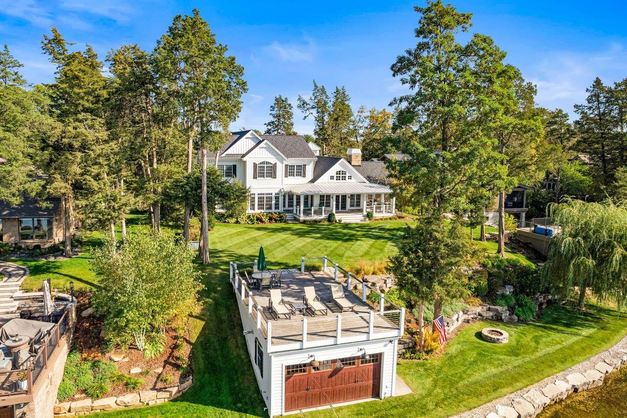 3005 N Silver Cedar Rd, Summit, WI 53066