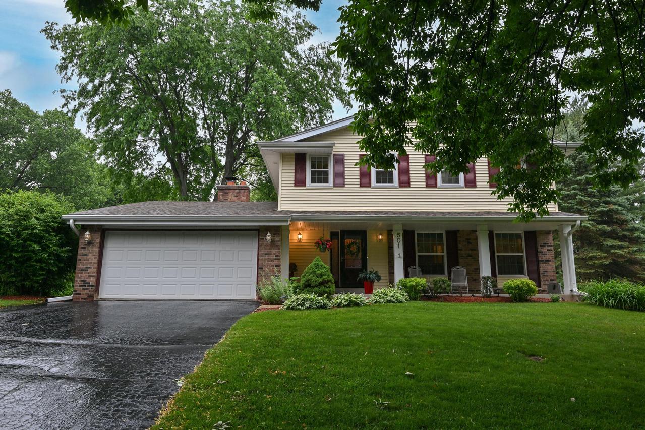 501 Cheyenne Dr, Waukesha, WI 53188