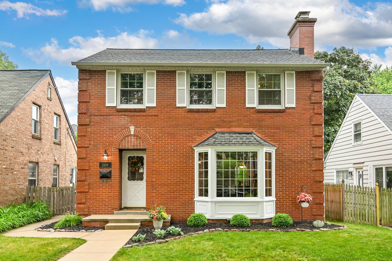 2809 N 77th St, Milwaukee, WI 53222