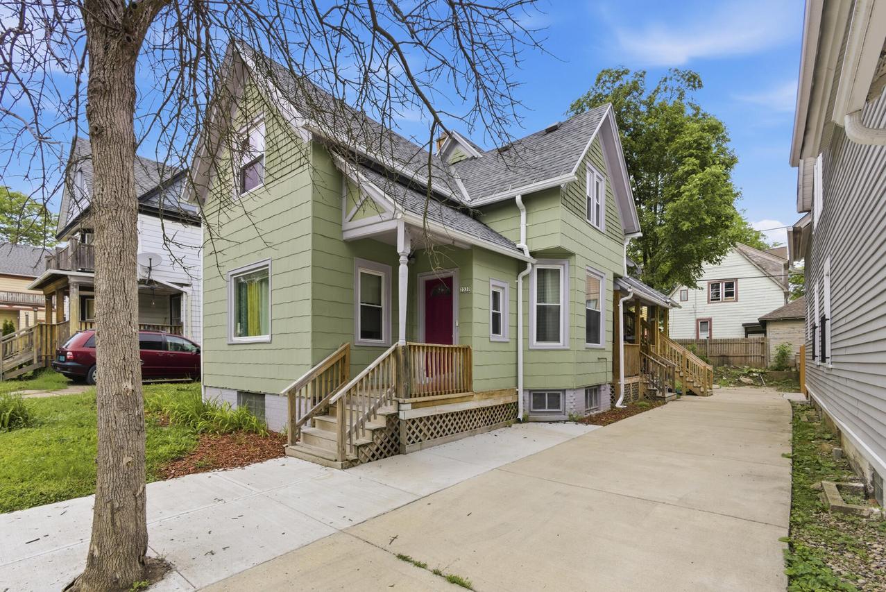 2330 N Hubbard St, Milwaukee, WI 53212