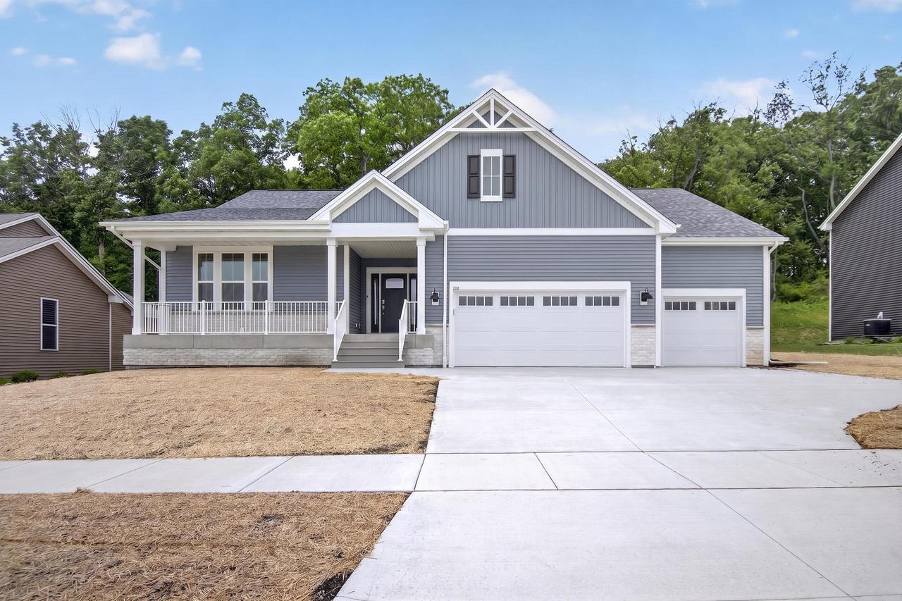 528 Kiddle Ln, Union Grove, WI 53182