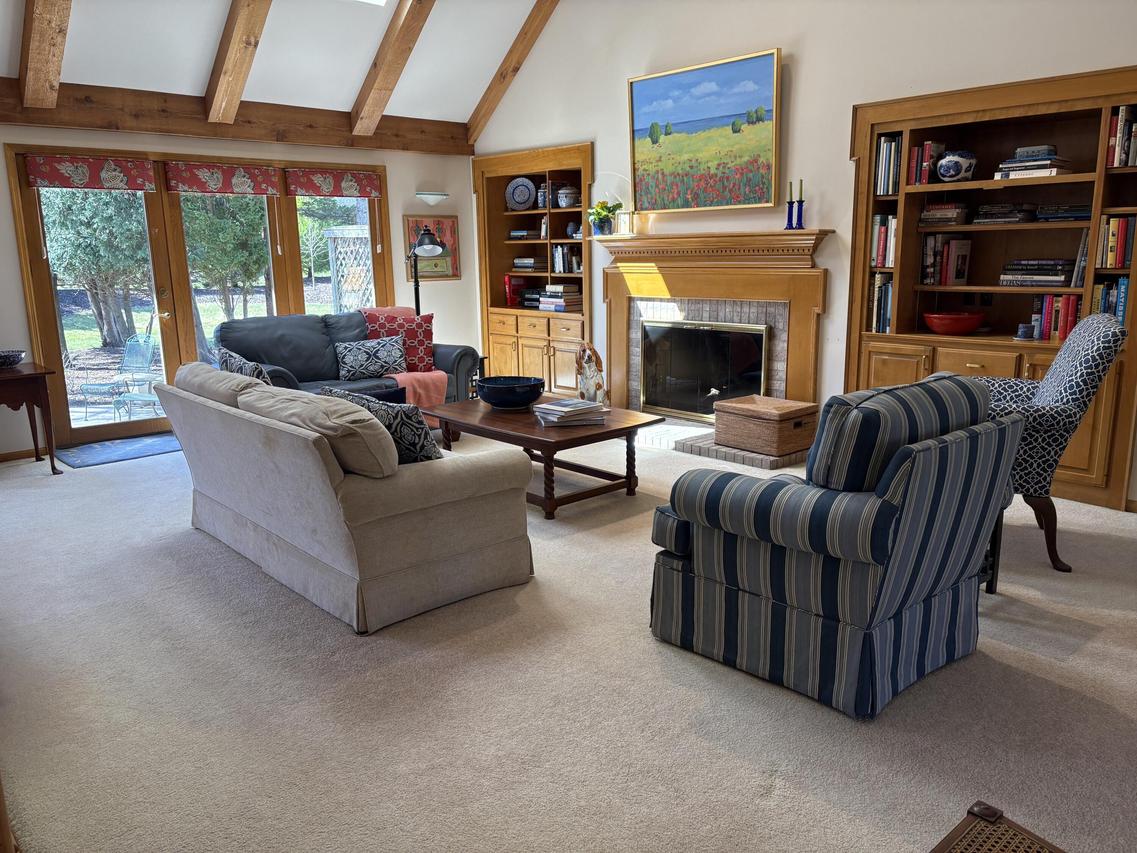 2629 W Lake Forest Ct., Mequon, WI 53092