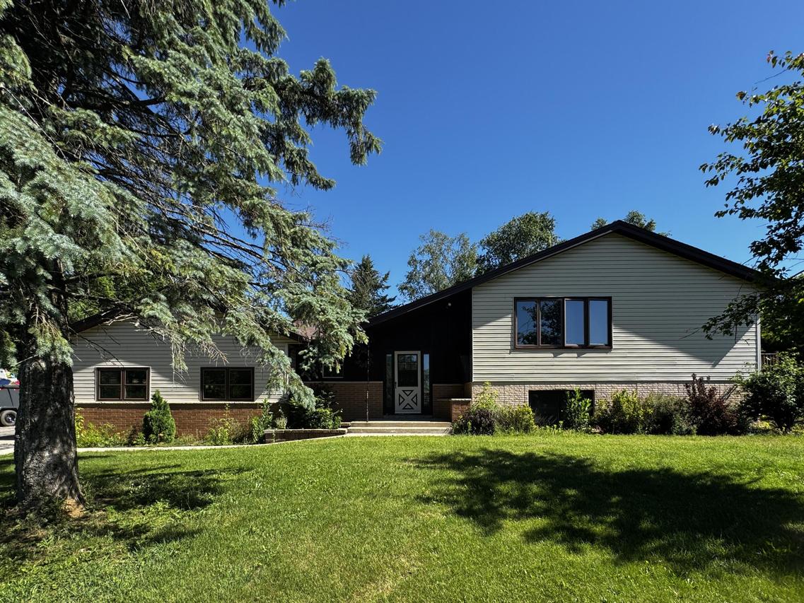 N56W25790 Richmond Rd, Lisbon, WI 53089