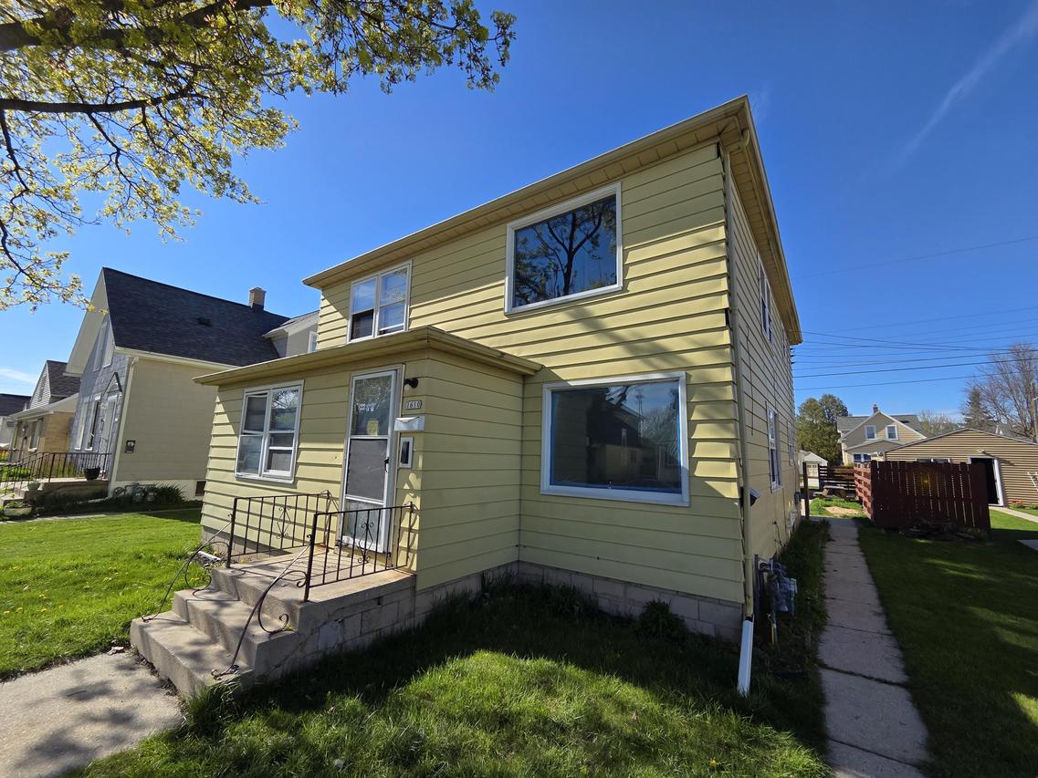 1610 Division Ave, Sheboygan, WI 53083