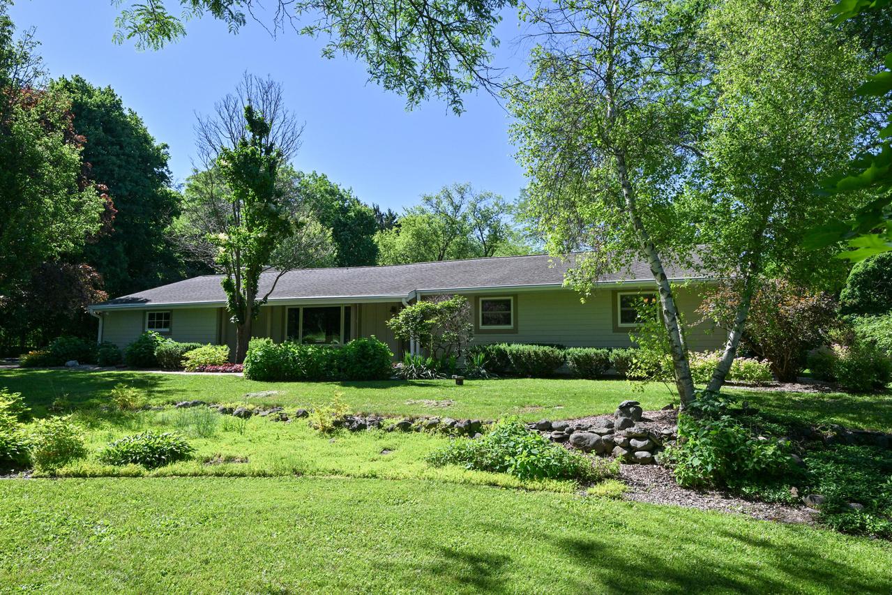 S43W22111 Beeheim Rd, Waukesha, WI 53189