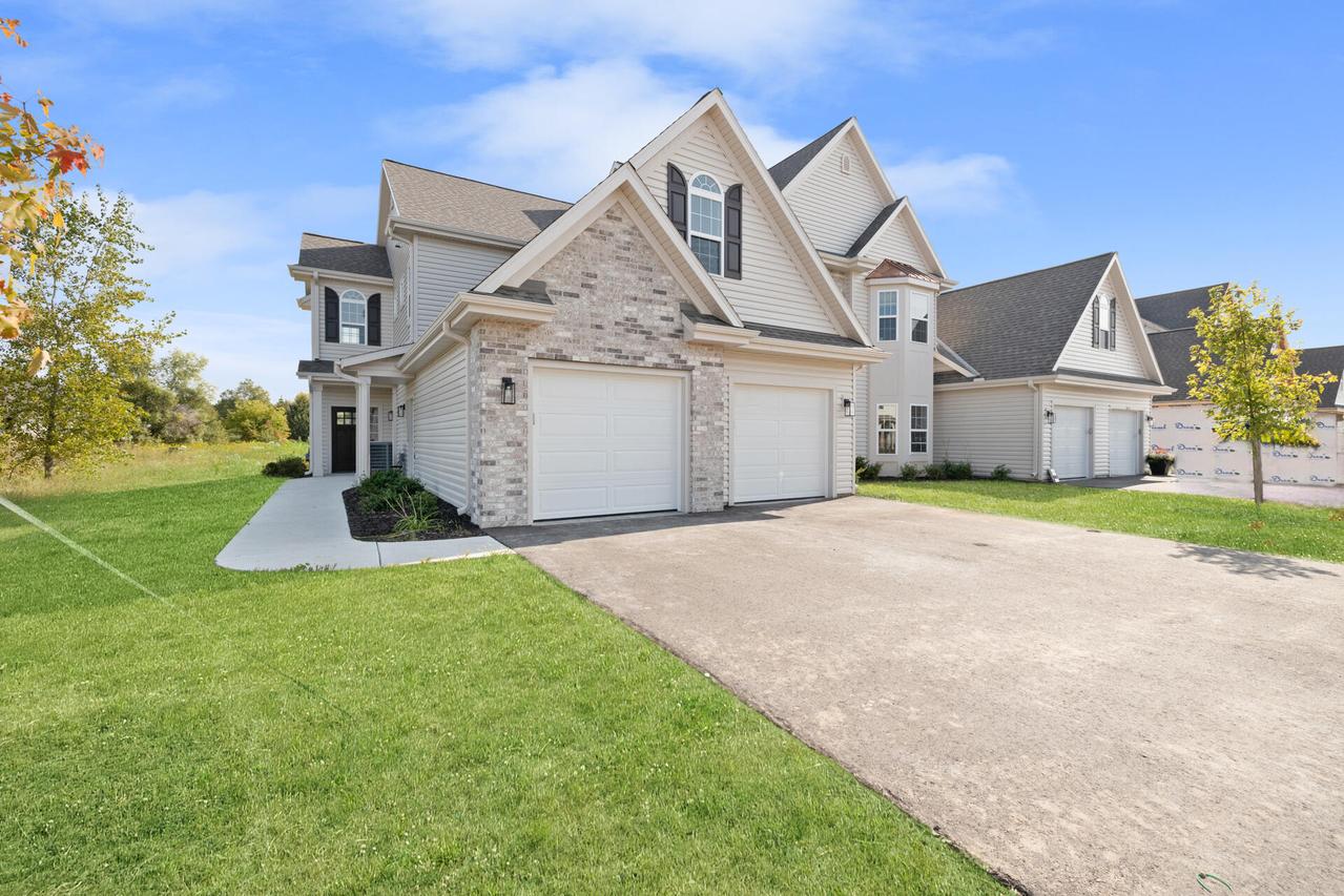 1792 Horseshoe Ln #425-2, Slinger, WI 53086