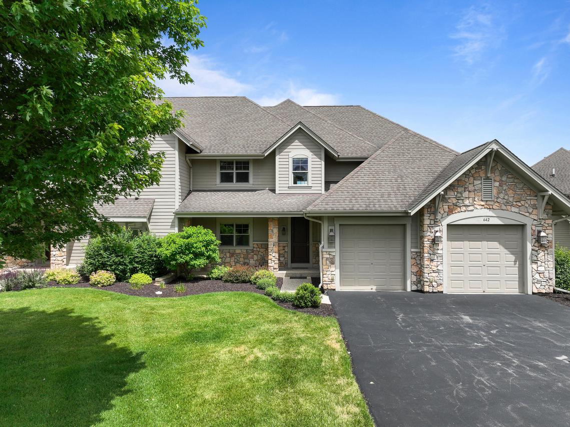 642 Eagleton Dr #55-28, Geneva, WI 53147