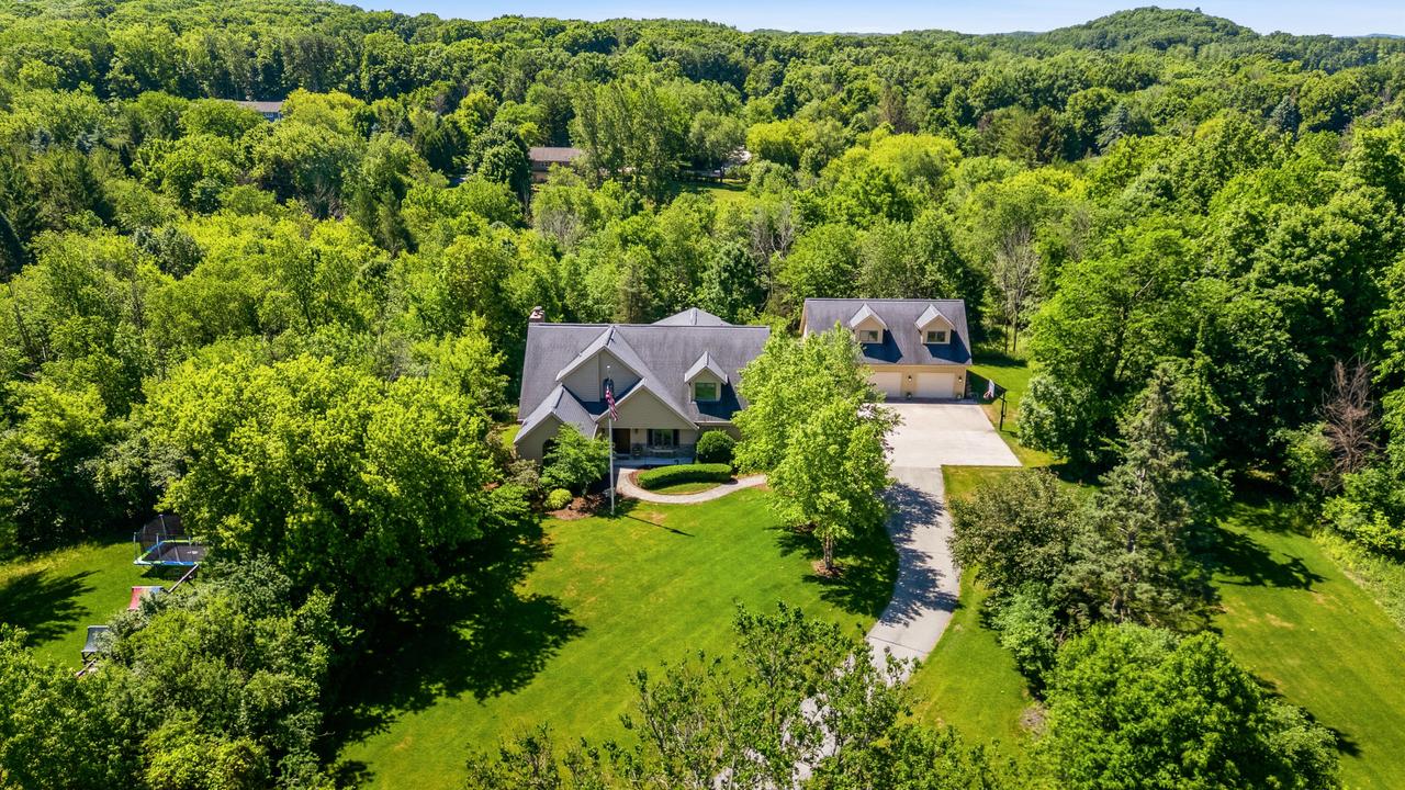 5989 Golf Ct, West Bend, WI 53095